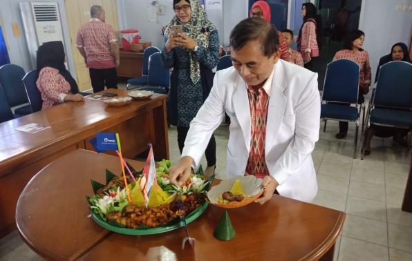 PERINGATI HARI KESEHATAN JIWA RSJD POTONG NASI TUMPENG