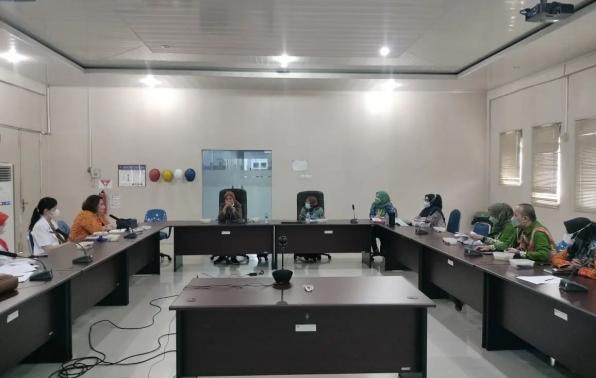 DISKUSI DAN KONSULTASI TERKAIT TELUSUR DOKUMEN DAN TELUSUR LAPANGAN SIMULASI SURVEI AKREDITASI RUMAH SAKIT